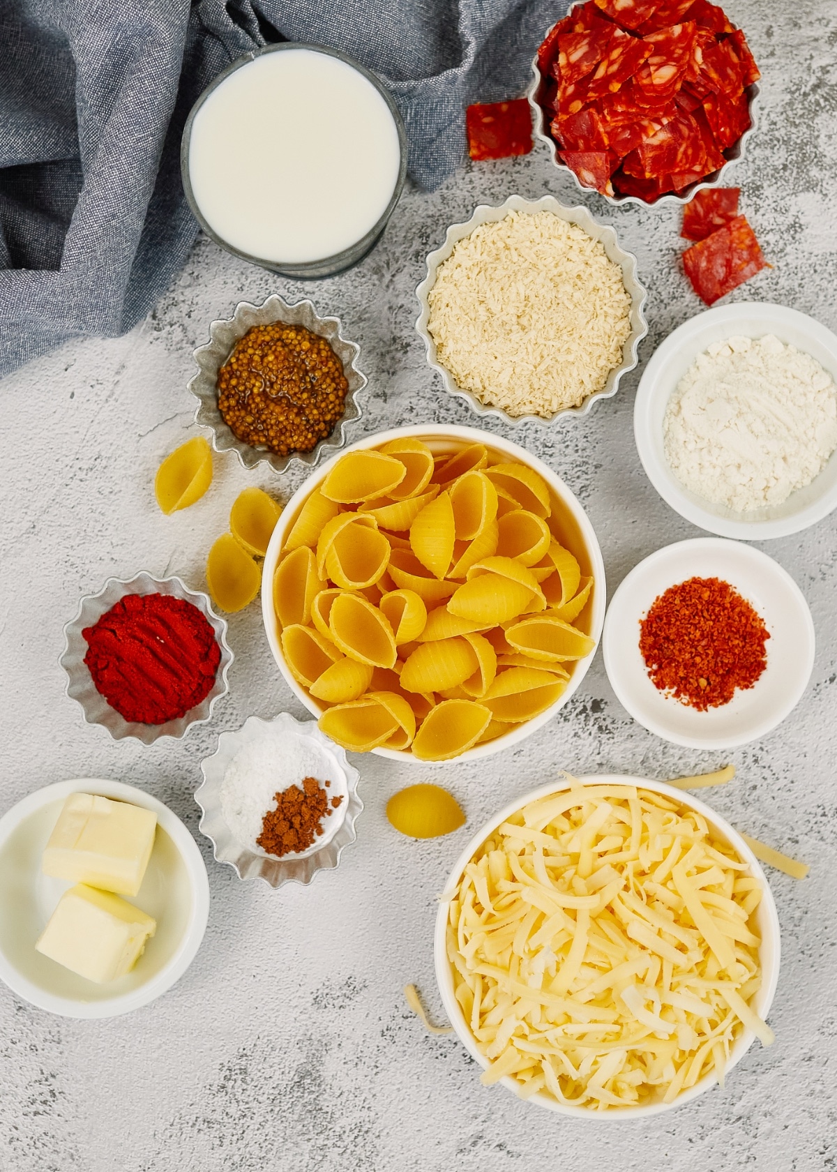 ingredients for spicy mac n cheese