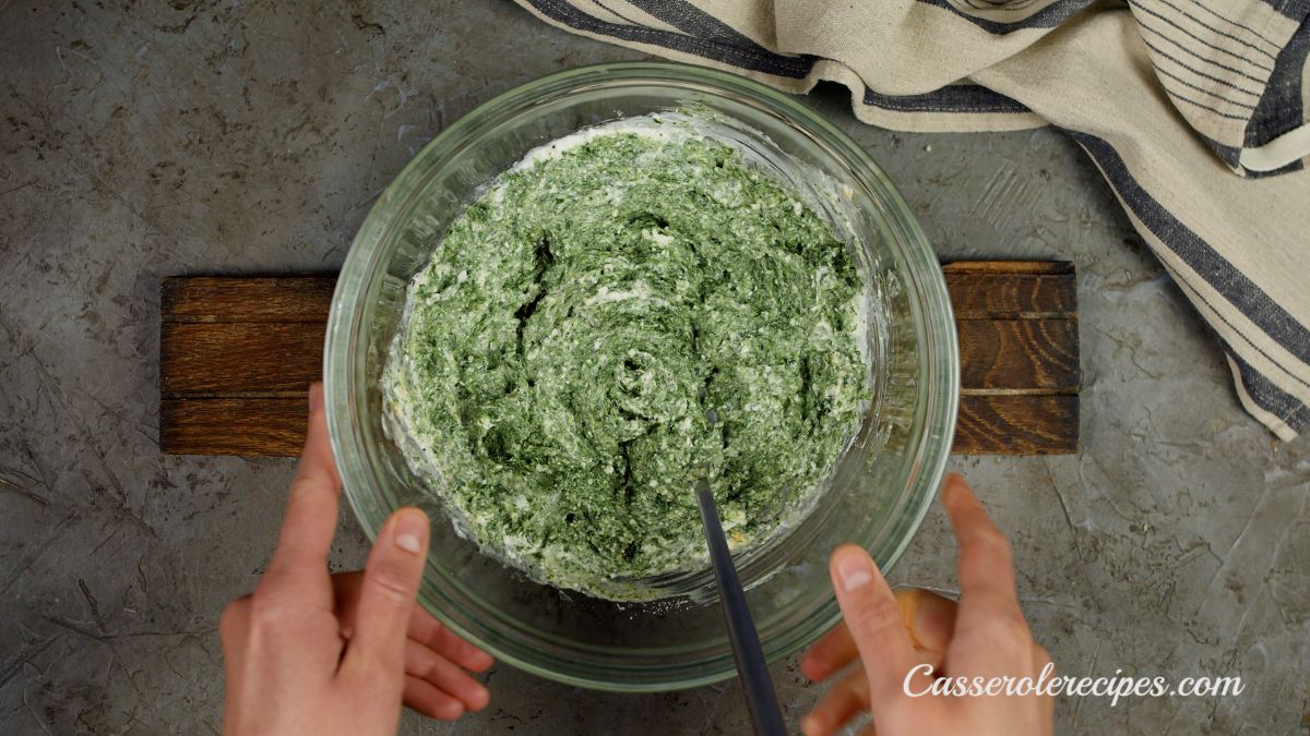 ricotta and spinach in large glass bowl